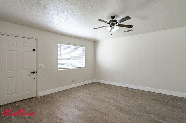 Foto del edificio - Pet Friendly! 3 Bedroom Single-Level Condo in St. George!