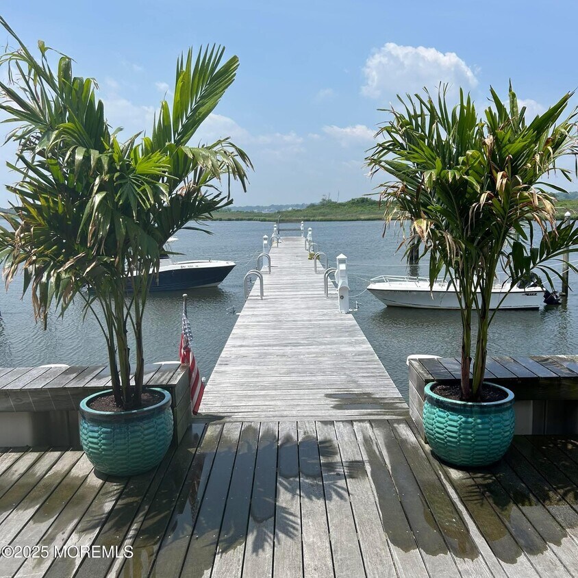 Primary Photo - 1382 Ocean Ave