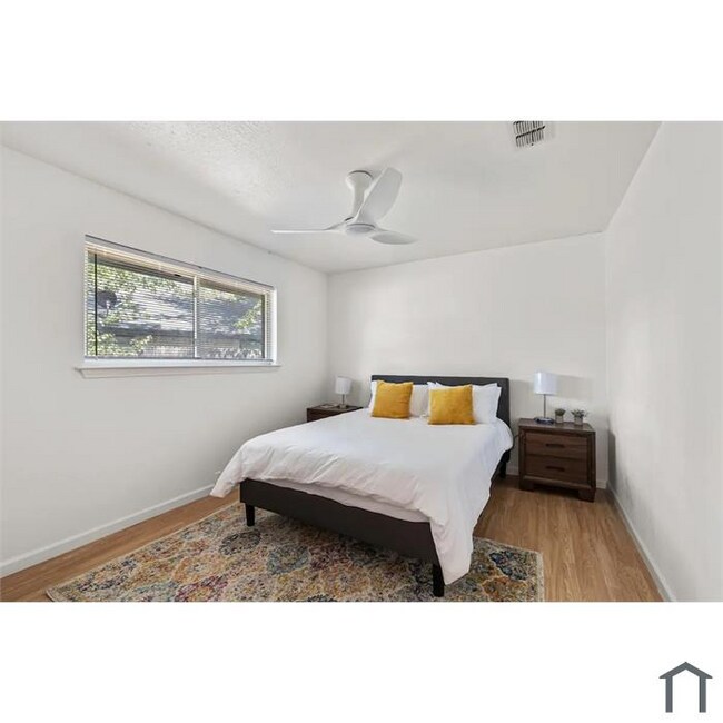 Foto del edificio - 1020 Hickory Cir