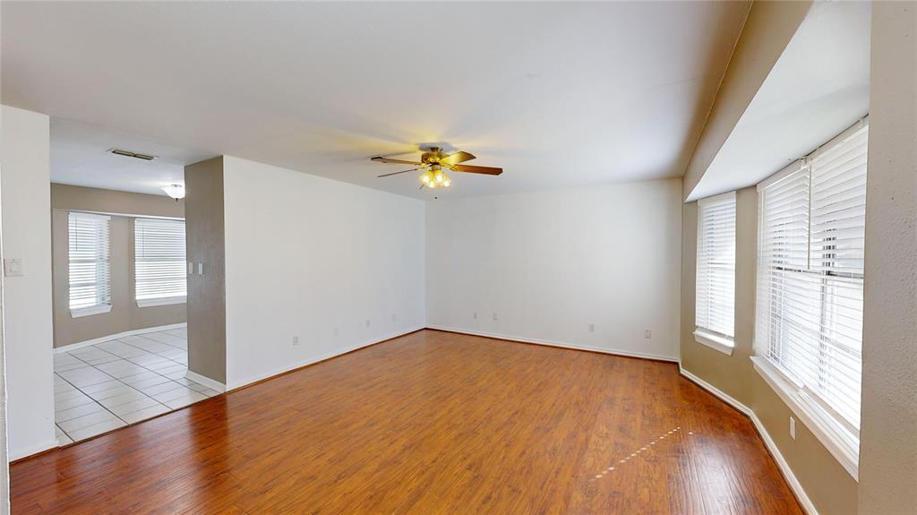 Foto principal - 22306 Rustic Bridge Ln
