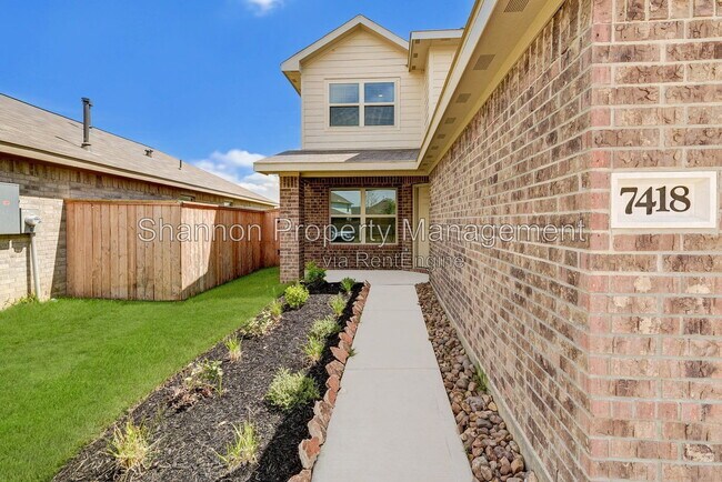 Building Photo - 7418 Clover Chase Dr