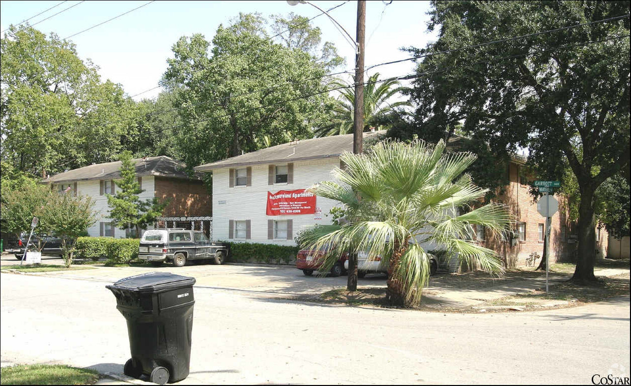 Building Photo - Westmoreland Central Apartments