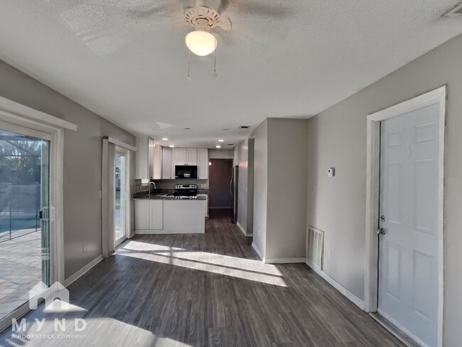 Building Photo - 3833 Landlubber St