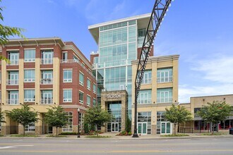 Building Photo - 1145 N High St