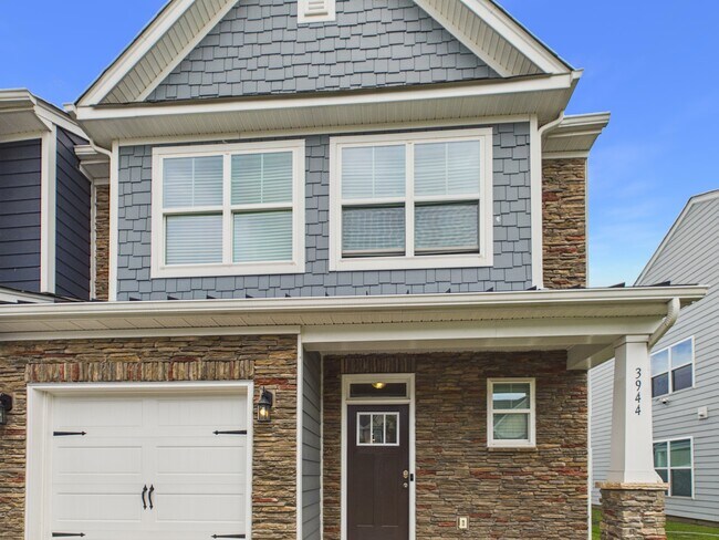 Building Photo - 3944 Fadden St