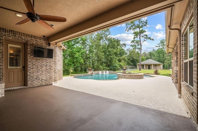 Building Photo - 11853 White Oak Pass