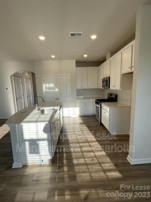 Foto del edificio - 13973 Castle Nook Dr