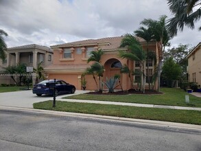 Building Photo - 6352 Squirewood Way