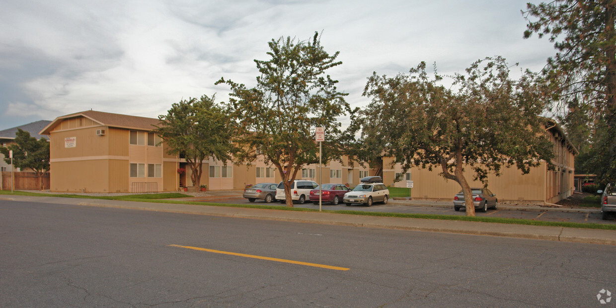 Primary Photo - Silver Lake Apartments