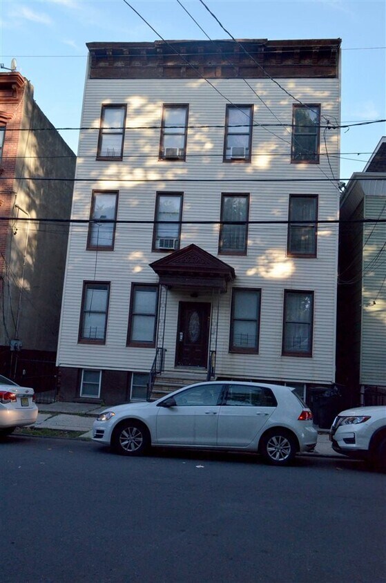 261 Whiton St, Jersey City, NJ 07304 Apartment for Rent in Jersey