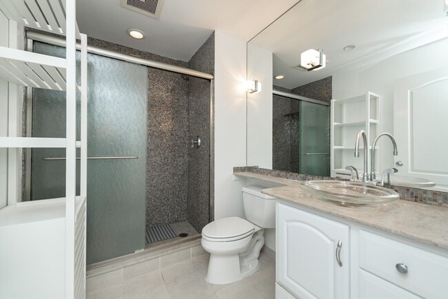 Foto del edificio - 1 Huntington Ave