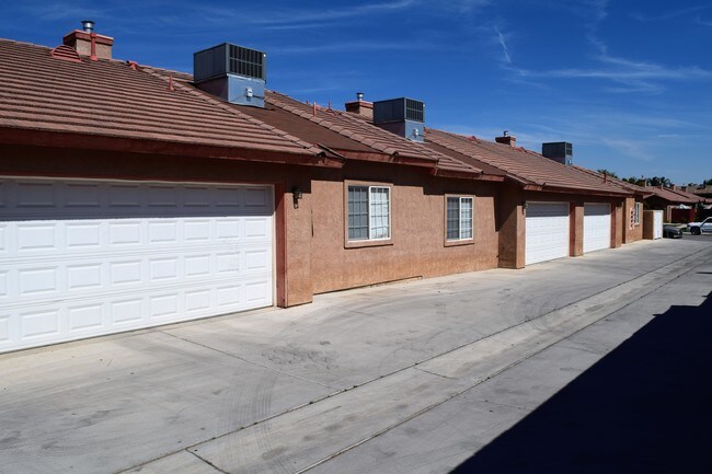 Foto del edificio - 603 Yellow Meadow Ct