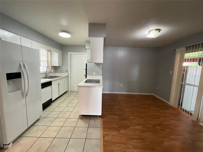 Building Photo - 5771 Kislin Pl