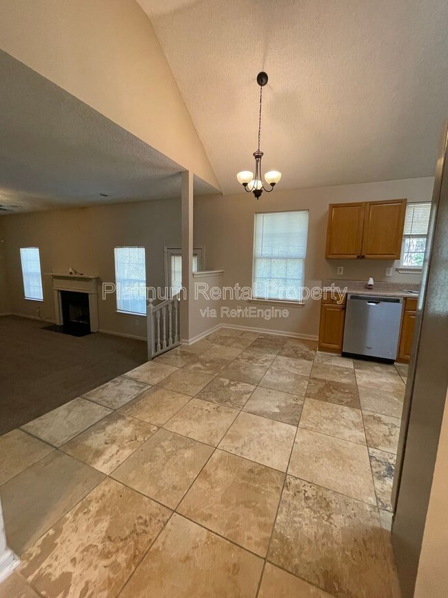 Foto del edificio - 1740 Spring Hill Cove