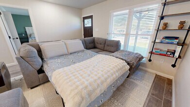 Building Photo - 200 Bucknell Ct