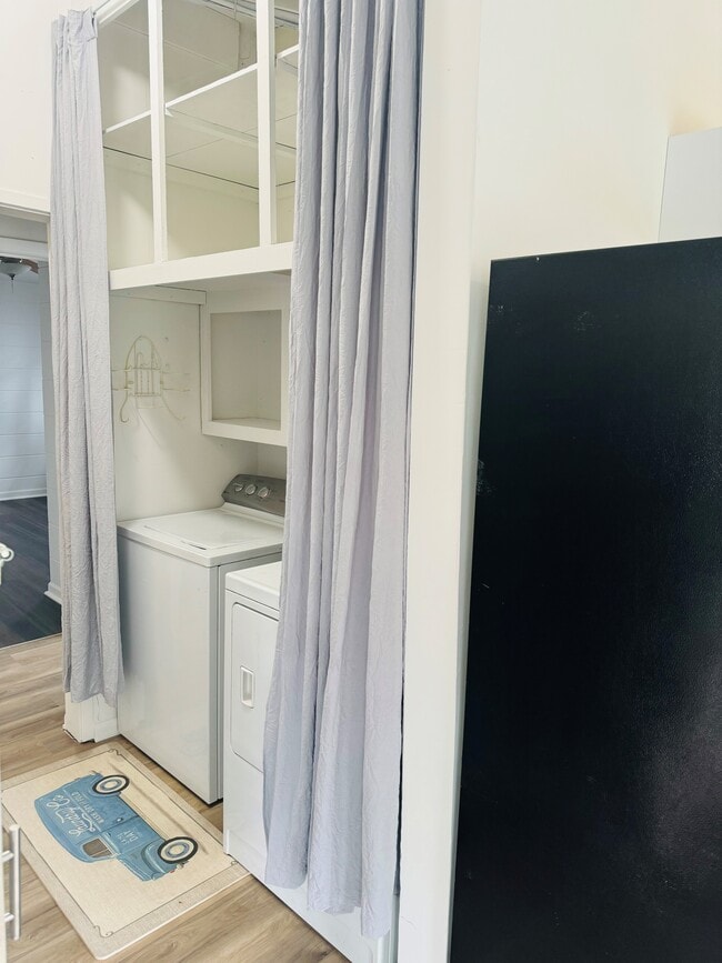 Laundry - 2246 Tennessee St