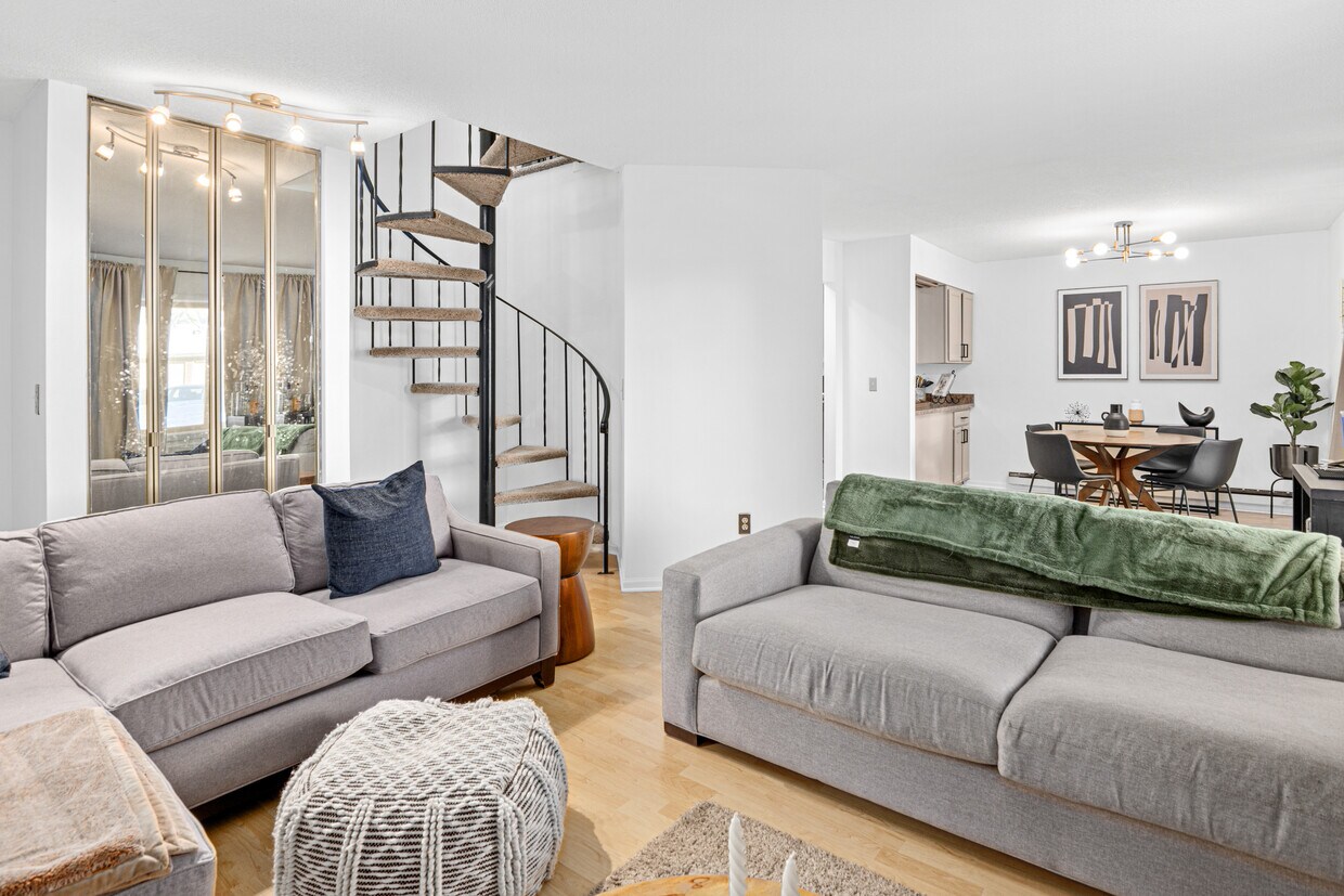 Foto principal - 2230 Ridge Dr