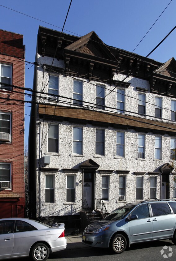 Primary Photo - 307 Madison St