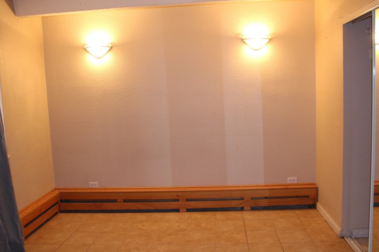Bedroom - 250 Pearl St