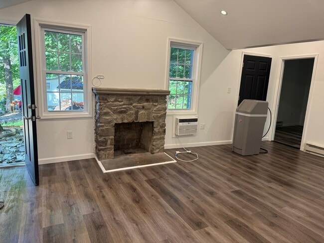 Building Photo - 87 Sylvan Trail