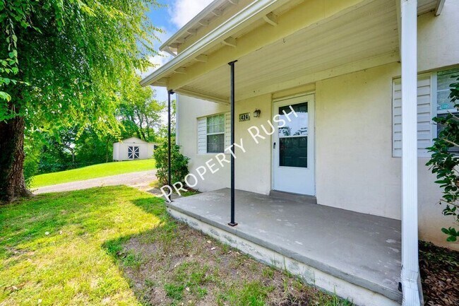 Foto del edificio - 424 Hedgewood Dr