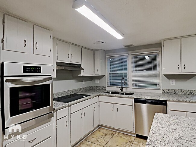 Building Photo - 785 Edenton Ct