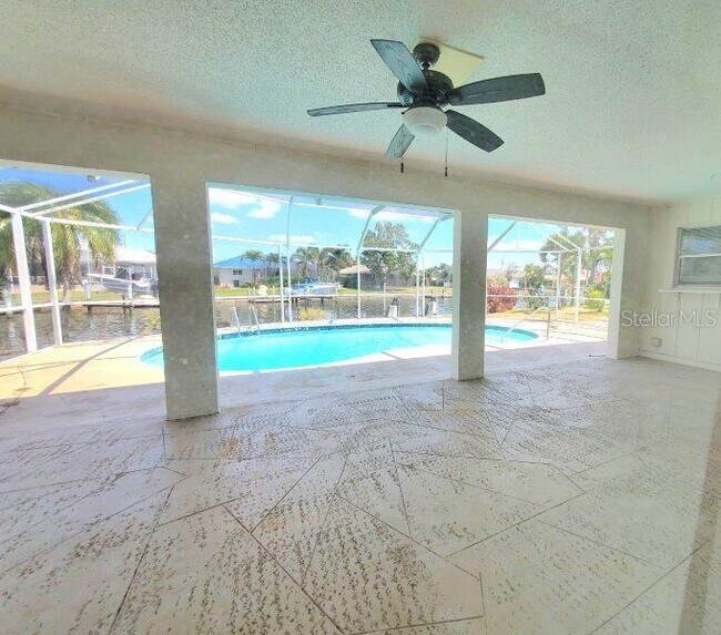 Building Photo - 910 Santa Brigida Ct