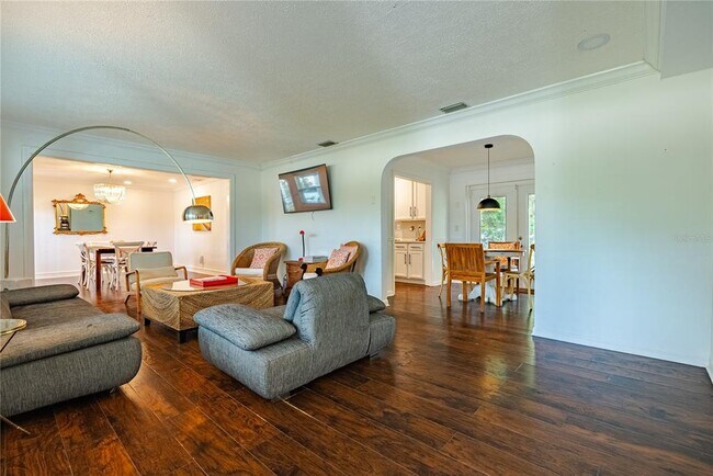 Building Photo - 401 Bullard Pkwy