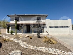 Building Photo - 3700 N San Sebastián Dr