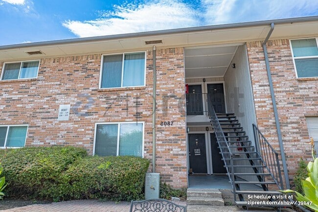 Building Photo - 8087 Meadow Rd