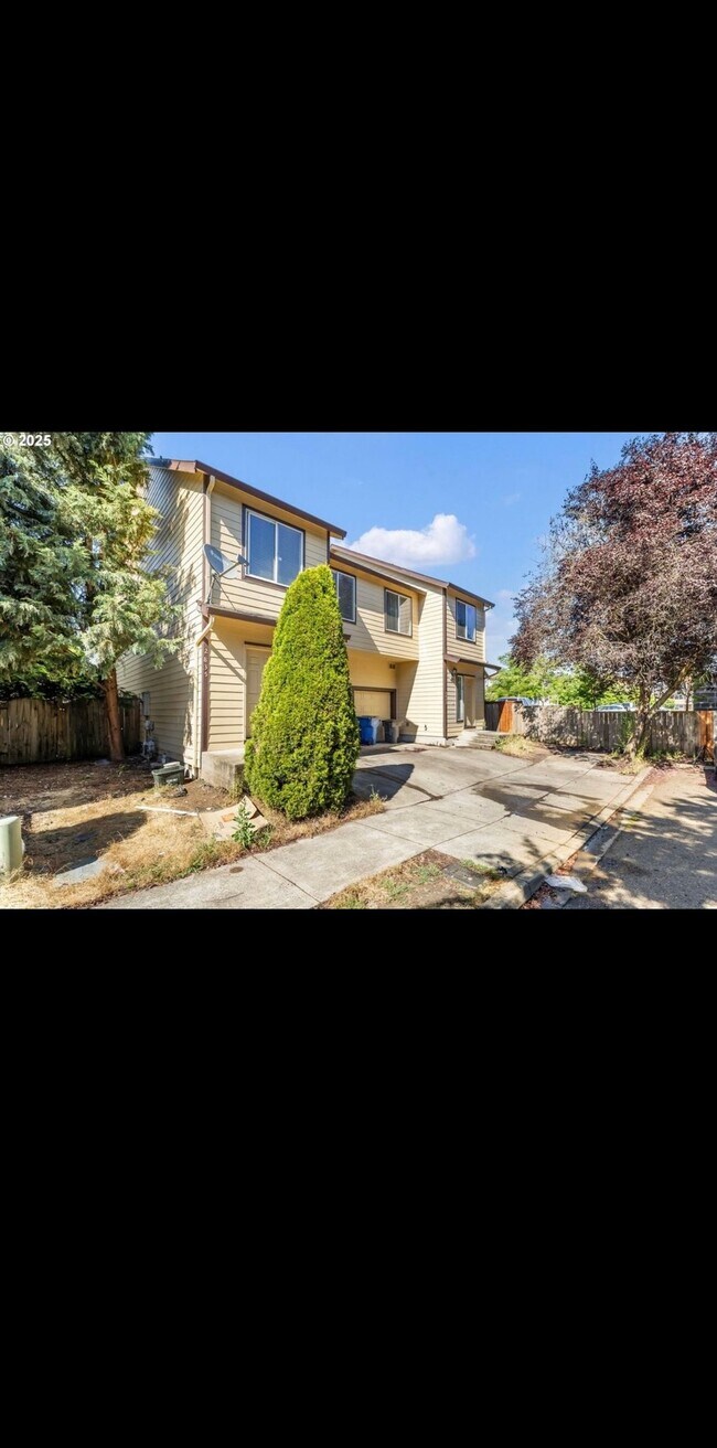 Foto del edificio - 2833 NE Stapleton Rd