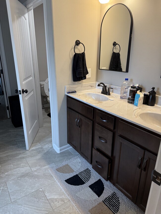 Building Photo - 206 Elwell Rd