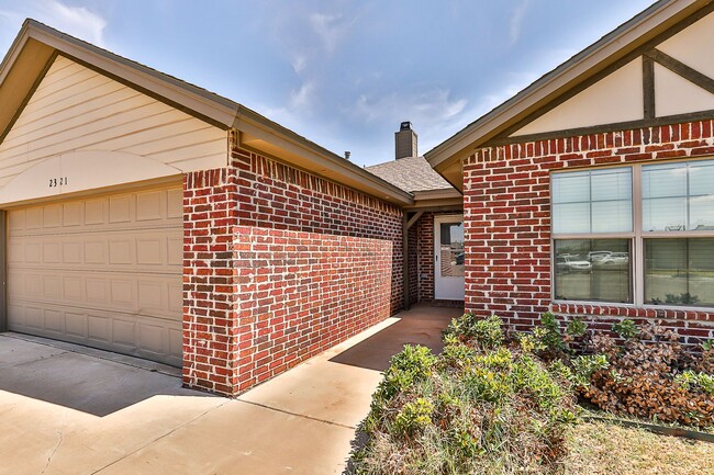 Building Photo - Gorgeous Home in Cooper District