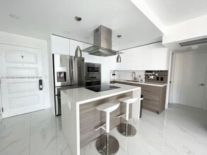Building Photo - 11111 Biscayne Blvd