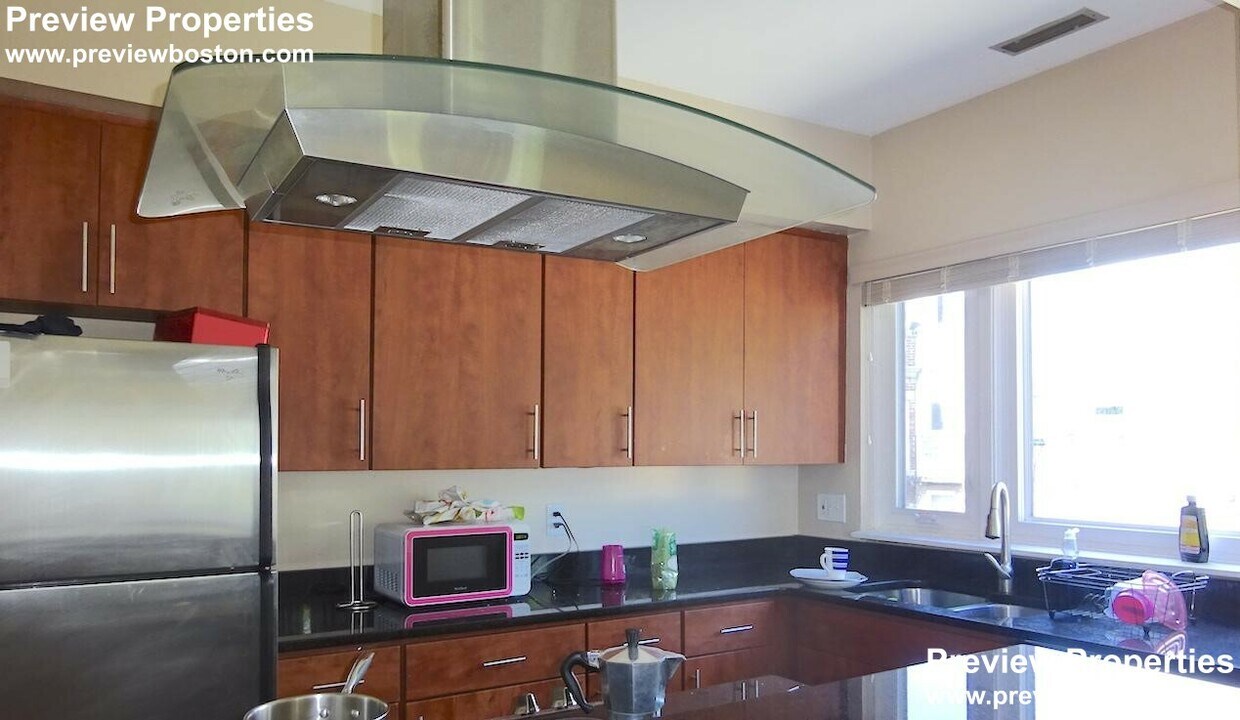Primary Photo - 110 Strathmore Rd