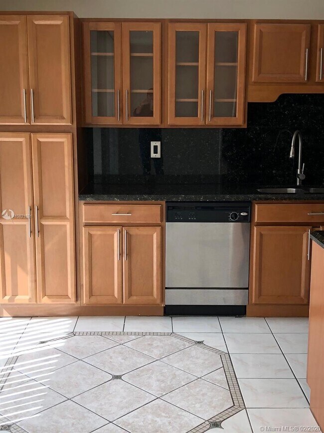 Foto del edificio - 3590 Blue Lake Dr