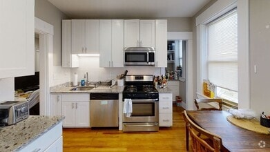 Building Photo - 9 Greenway Ct