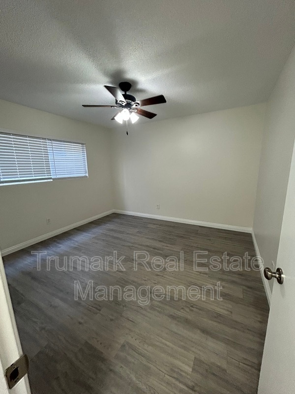 Building Photo - 1811 Huntington Dr