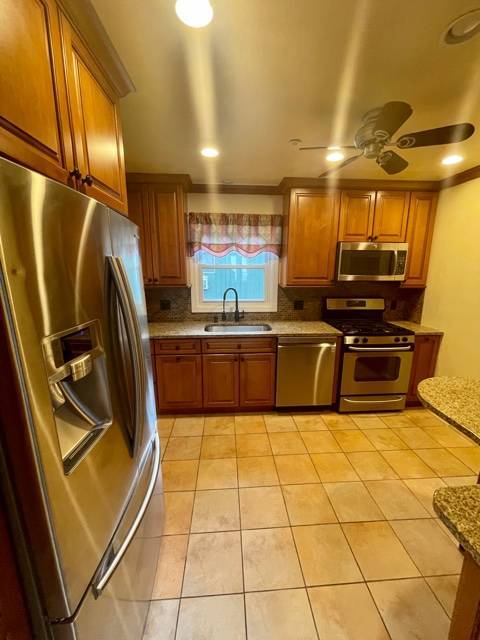 Foto del edificio - 35 Riverside Pl