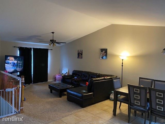 Foto del edificio - 3 br, 2.5 bath House - 159 W Division St