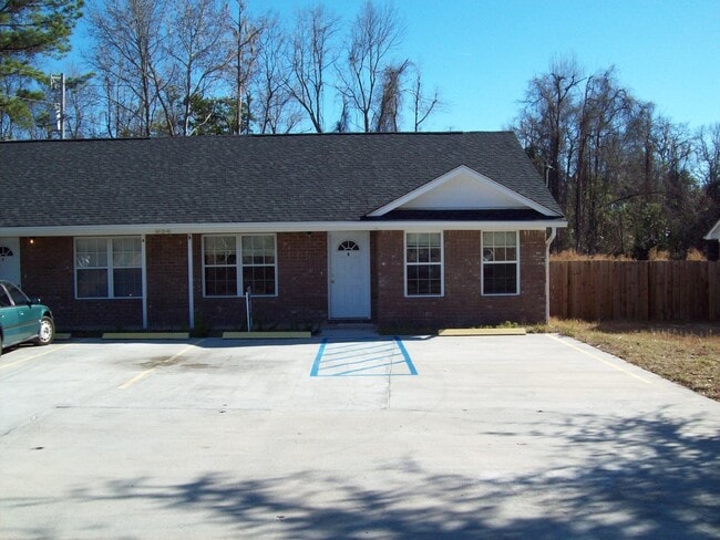 Building Photo - Duplex For Rent