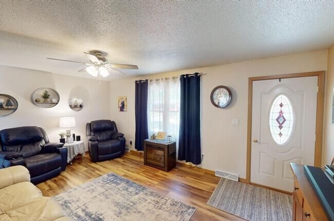 Foto del edificio - 1324 12th St S