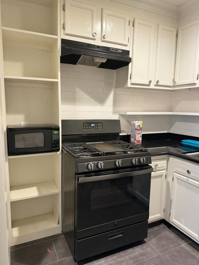 Foto del edificio - 813 N Center Ave