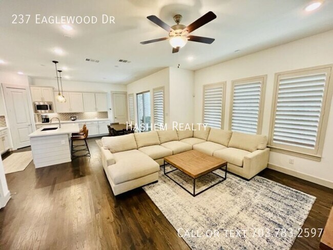 Foto del edificio - 237 Eaglewood Dr