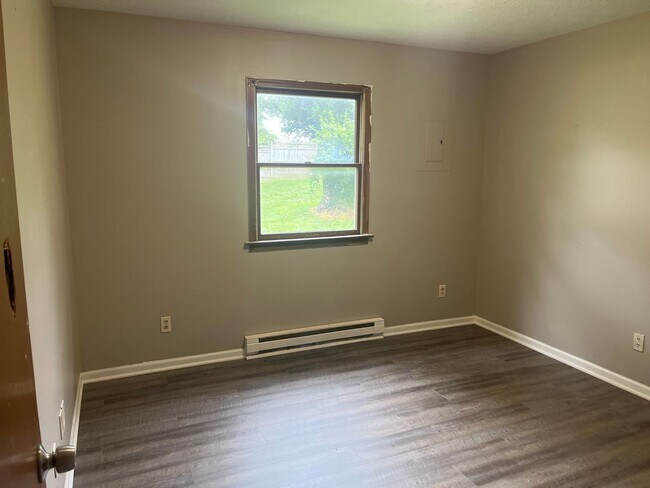 Building Photo - 805 Voris St