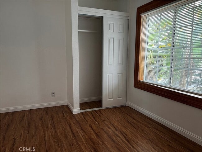 Foto del edificio - 609 Camulos St