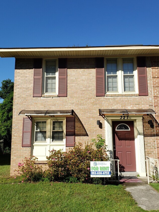 Primary Photo - 327 Oak Dr