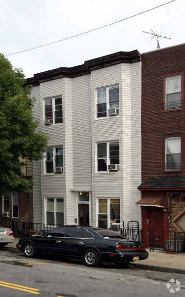 Building Photo - 737 6th Ave