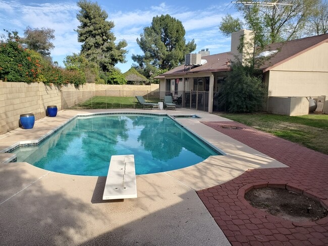 Building Photo - 4526 E Crocus Dr