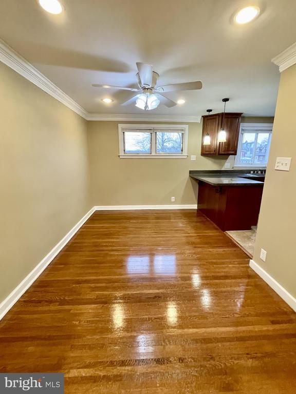 Building Photo - 119 E 11th Ave